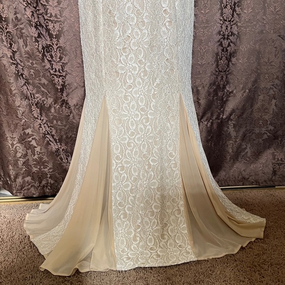 Cachet Dress For Homecoming, Bride, Prom, Lace & Pearl Beading Worn Once Size 16 - Picture 2 of 16